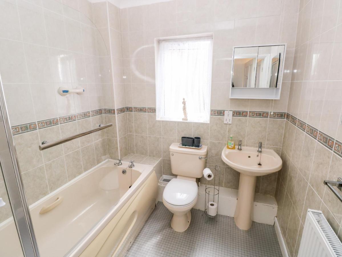 23 Charles Thomas Avenue Villa Pembroke Dock Exterior photo